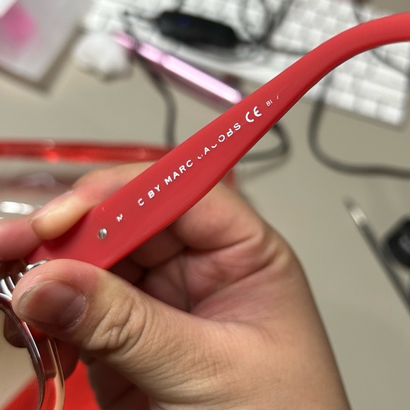 MARC JACOBS SUNGLASSES - Picture 7 of 8